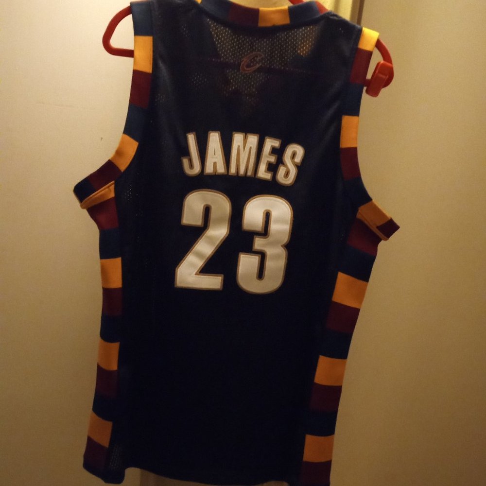 Lebron James jersey Cleveland Cavaliers